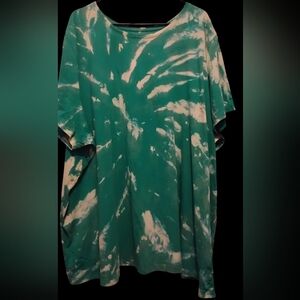 5X Women's Tie-Dye Scoop Neck Women's Top - Green & White
